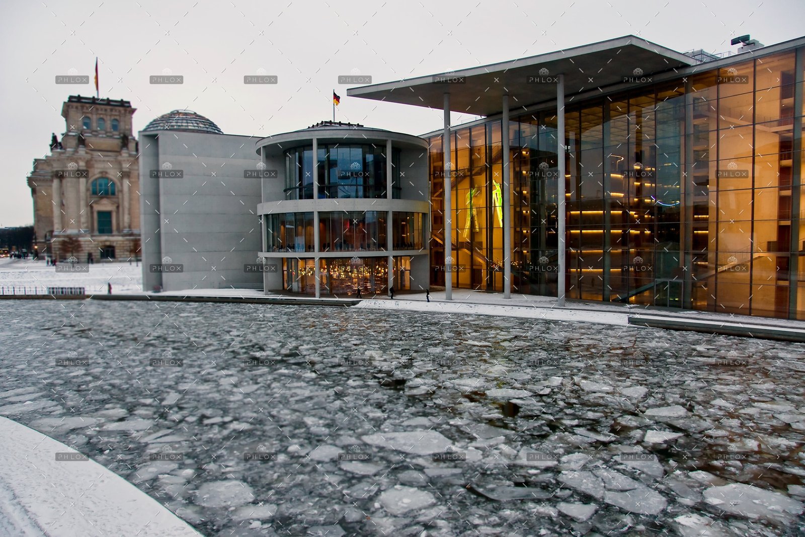 demo-attachment-11-berlin-s-government-district-PR8FXPE-1-min